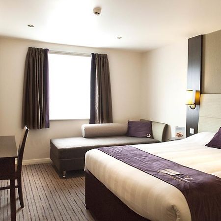 Premier Inn Falkirk - Larbert Eksteriør bilde