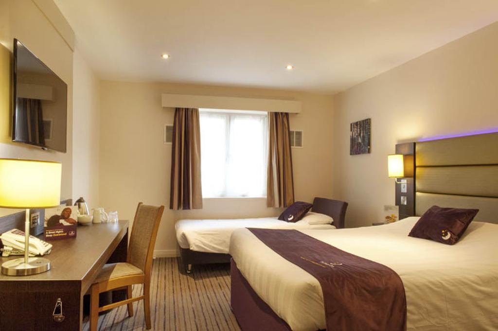 Premier Inn Falkirk - Larbert Eksteriør bilde