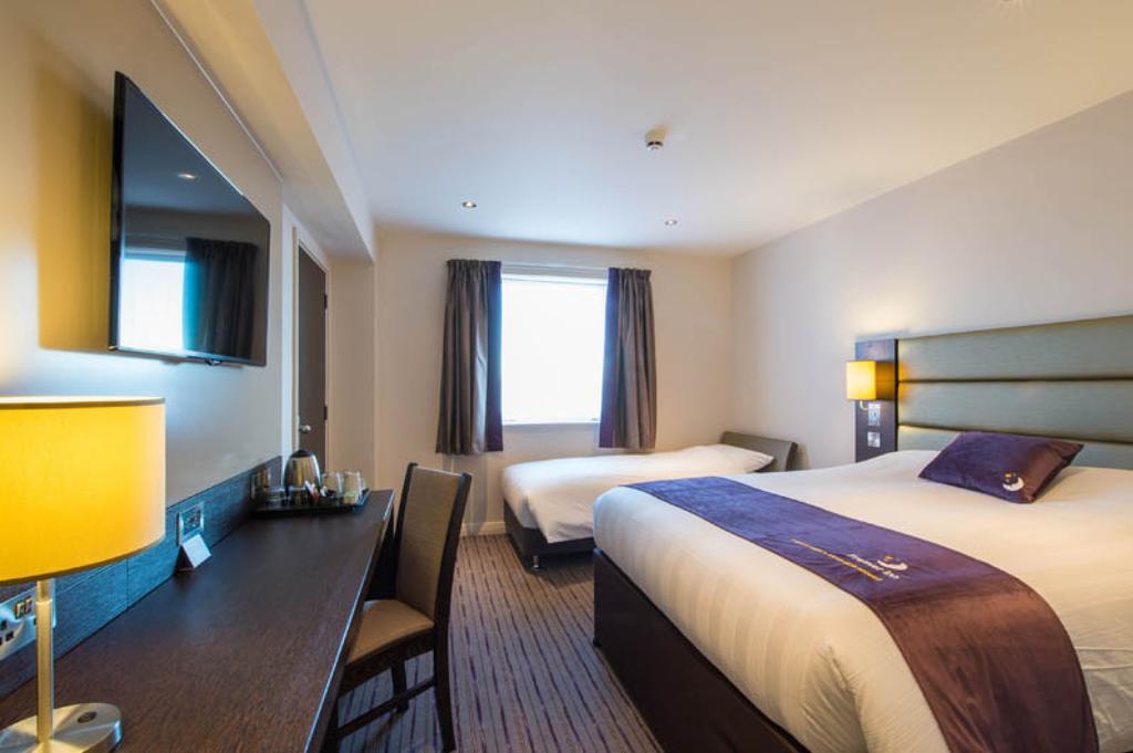 Premier Inn Falkirk - Larbert Eksteriør bilde