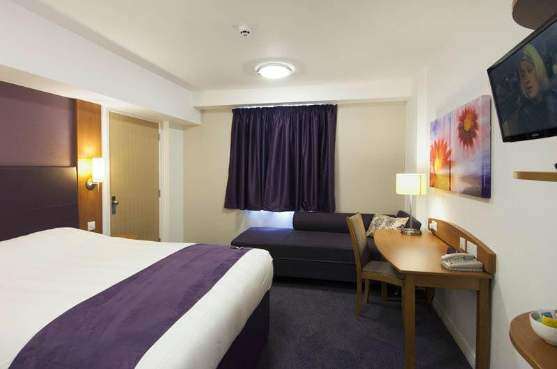 Premier Inn Falkirk - Larbert Eksteriør bilde
